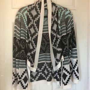 Adorable XL tribal print cardigan sweater